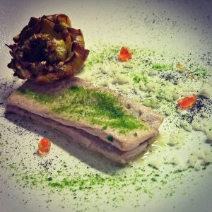 Scaloppina di tonno, carciofi, granita di bufala