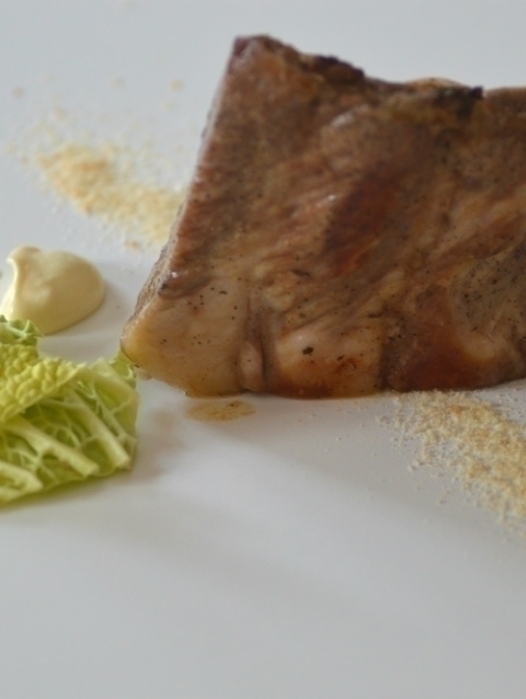 Costine con verza croccante e maionese al lime ...